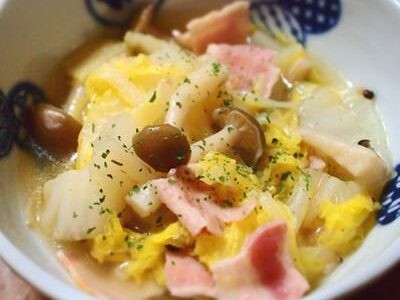 白菜とベーコンの蒸し煮