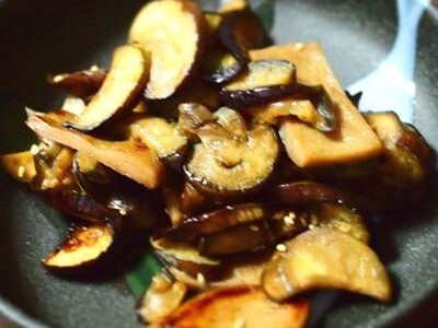 黒はんぺんとナスの生姜炒め
