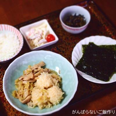 いかしゅうまいの煮物を使った献立。ご飯、韓国のり、ひじき煮、マカロニサラダの組み合わせ。