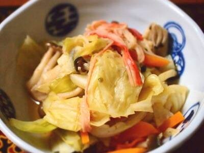 キャベツ・人参・しめじの煮物 カニカマ入り